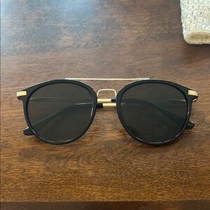 Trendy Black and Gold Sunglasses